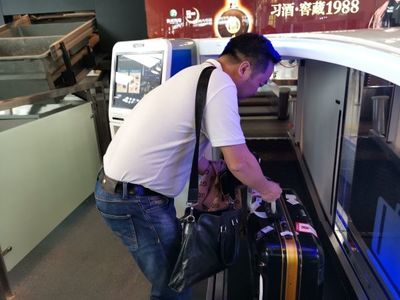 東航在白云機(jī)場T1航站樓推自助行李托運(yùn)服務(wù)